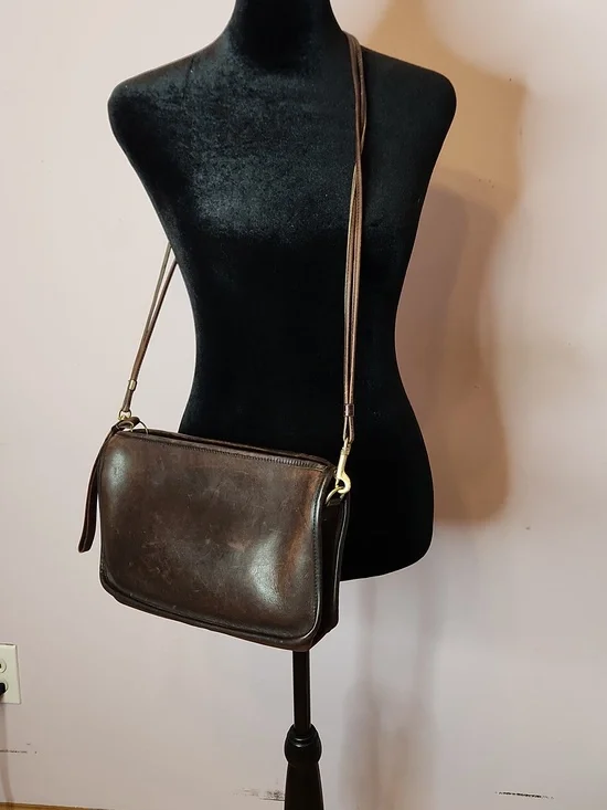 VTG COACH Leather Shoulder Crossbody Bag - Picture 1 of 16